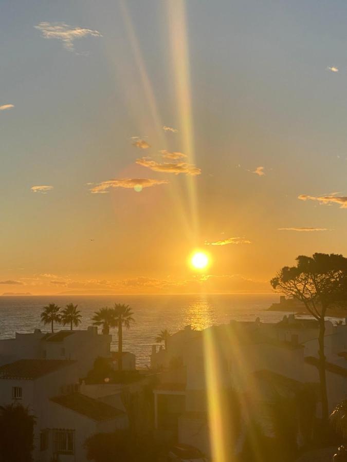 Miraflores Beachfront Penthouse Sitio de Calahonda エクステリア 写真