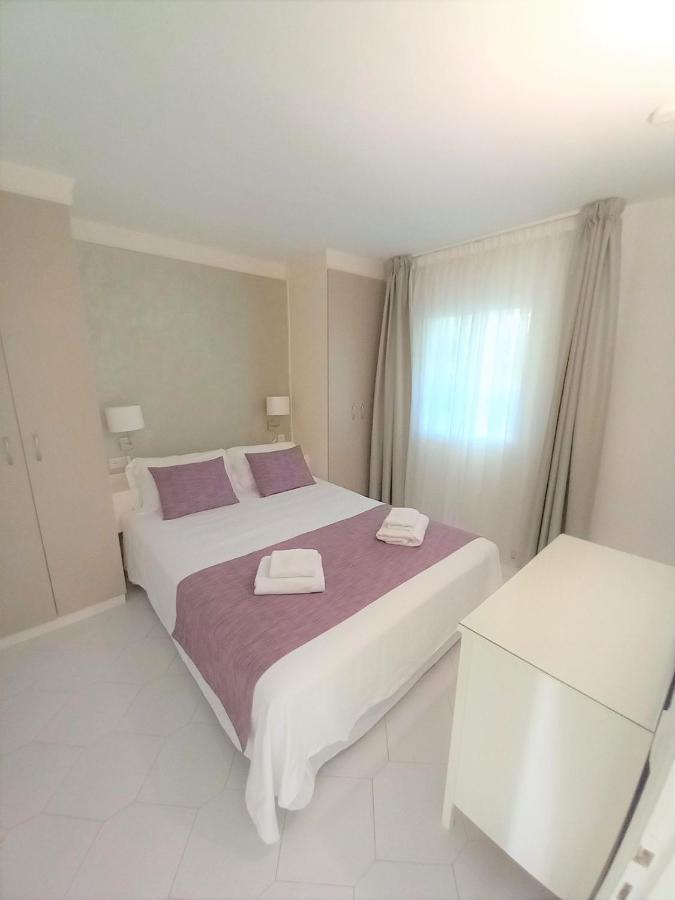 Miraflores Beachfront Penthouse Sitio de Calahonda エクステリア 写真