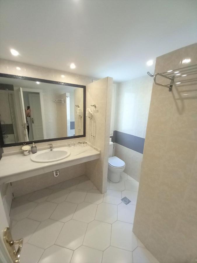 Miraflores Beachfront Penthouse Sitio de Calahonda エクステリア 写真