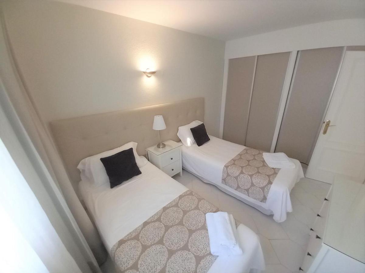 Miraflores Beachfront Penthouse Sitio de Calahonda エクステリア 写真
