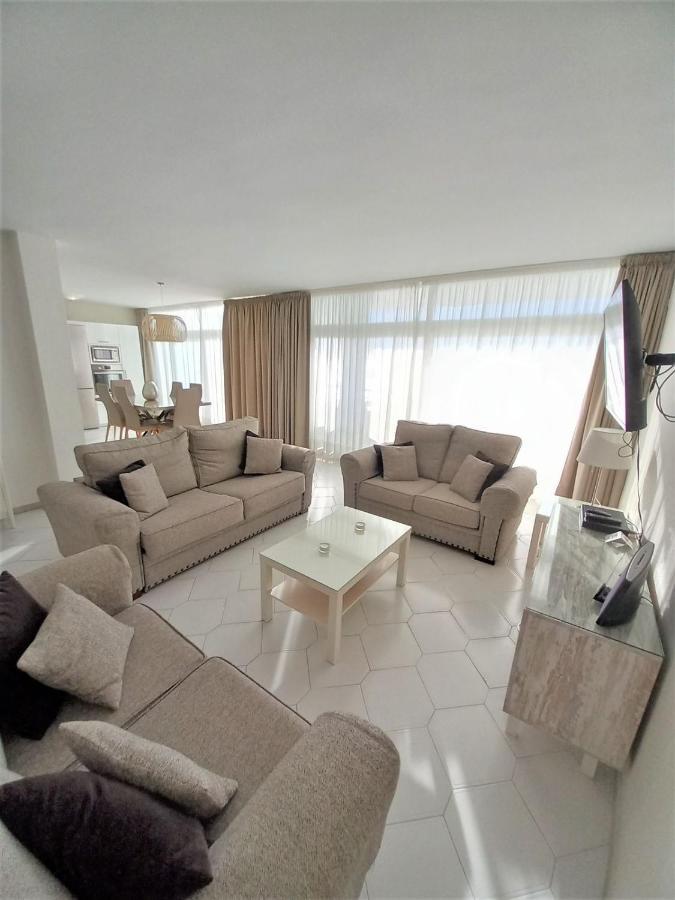 Miraflores Beachfront Penthouse Sitio de Calahonda エクステリア 写真
